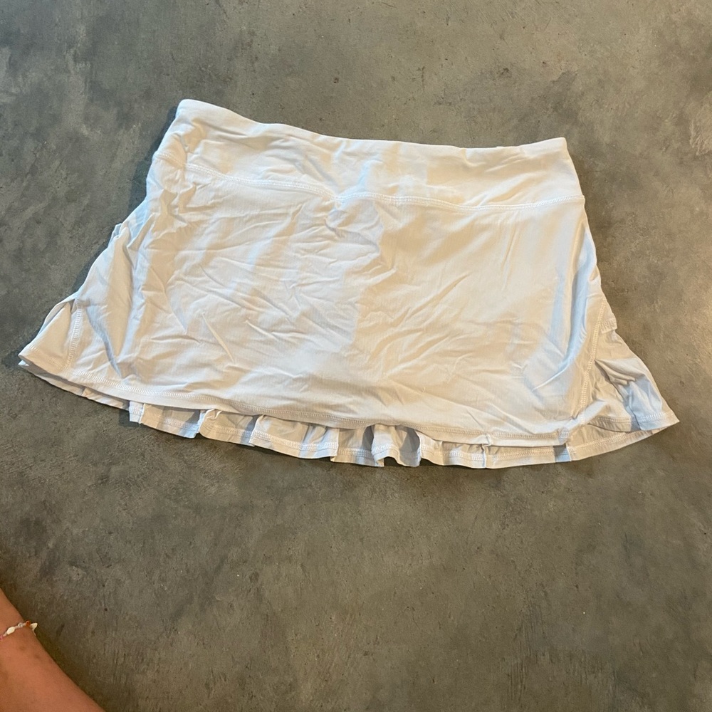 White lulu lemon tennis skirt